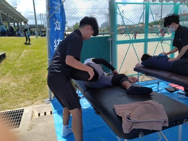 西日本ソフトテニス選手権　沖縄統合医療学院トレーナーブース
